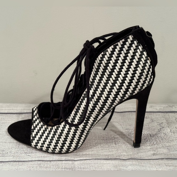 ZARA Elegant Black and White Chevron Heels/size 7 - Picture 1 of 9